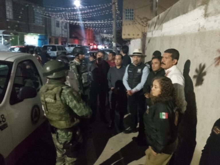 Despliegan elementos de seguridad y maquinaria especializada en Chalco para atender a 600 familias afectadas por lluvias